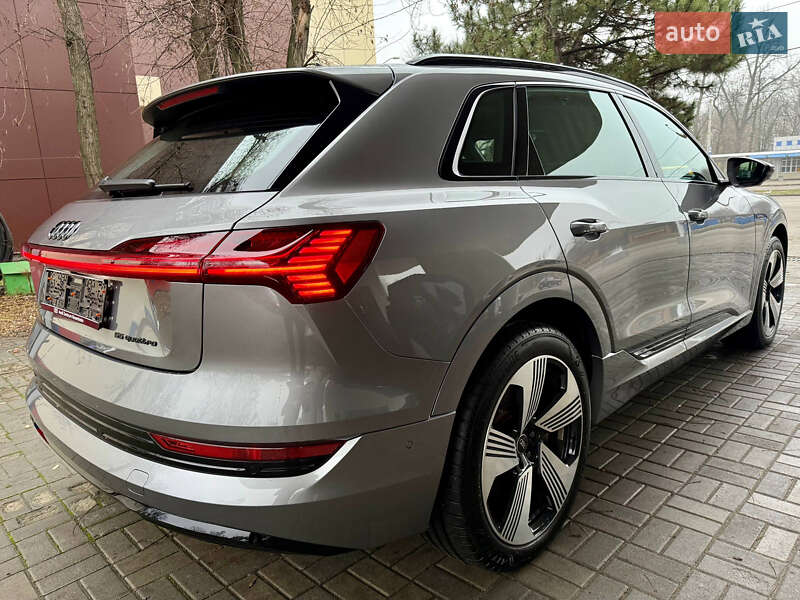Внедорожник / Кроссовер Audi e-tron 2022 в Днепре фото 6 Внедорожник / Кроссовер Audi e-tron 2022 в Днепре