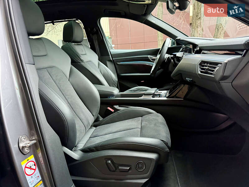 Внедорожник / Кроссовер Audi e-tron 2022 в Днепре фото 51 Внедорожник / Кроссовер Audi e-tron 2022 в Днепре