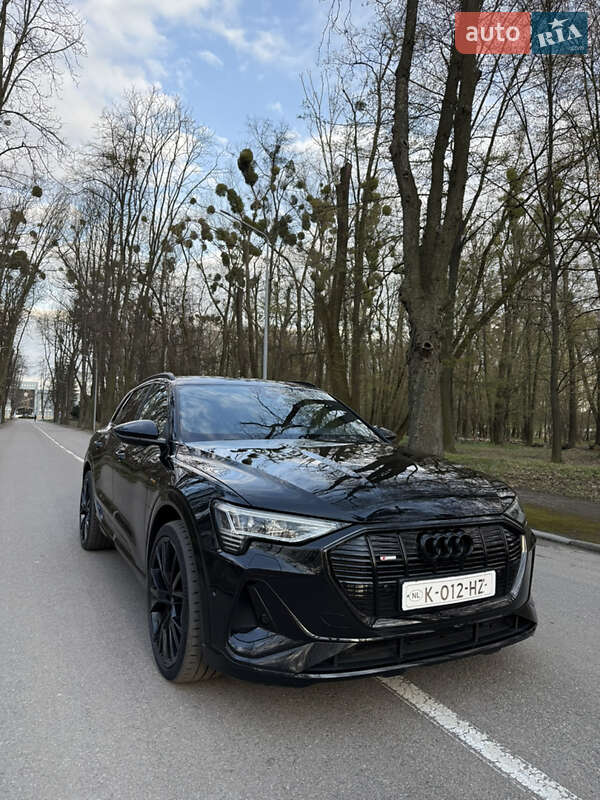 Внедорожник / Кроссовер Audi e-tron 2021 в Черновцах