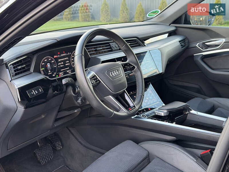 Внедорожник / Кроссовер Audi e-tron 2022 в Ужгороде