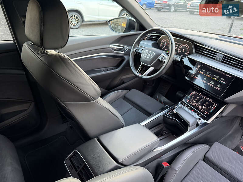 Внедорожник / Кроссовер Audi e-tron 2022 в Ужгороде