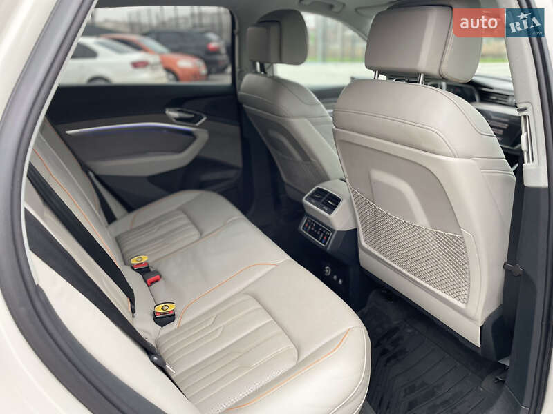 Внедорожник / Кроссовер Audi e-tron 2018 в Кропивницком