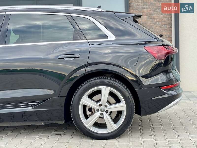 Внедорожник / Кроссовер Audi e-tron 2019 в Тернополе