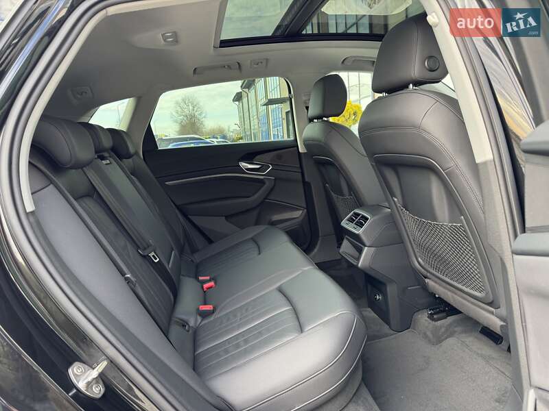 Внедорожник / Кроссовер Audi e-tron 2019 в Тернополе