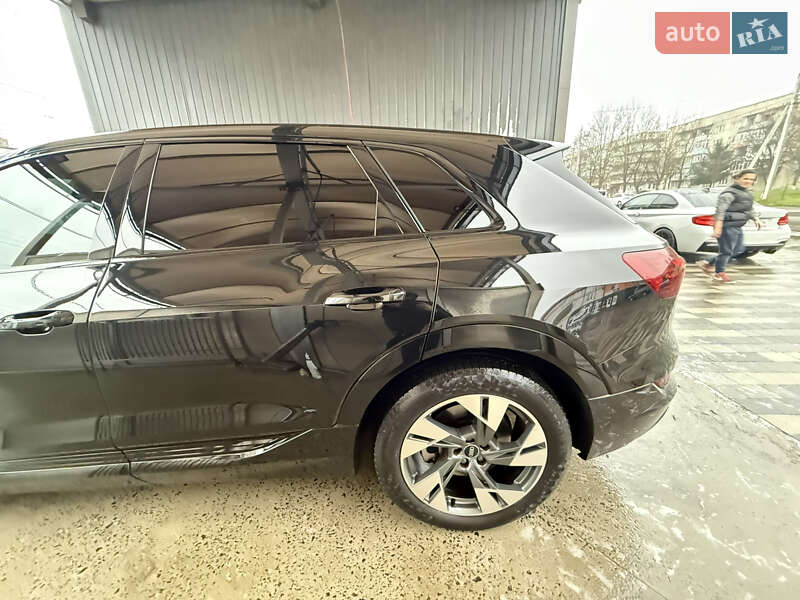 Позашляховик / Кросовер Audi e-tron 2021 в Сваляві фото 18 Позашляховик / Кросовер Audi e-tron 2021 в Сваляві