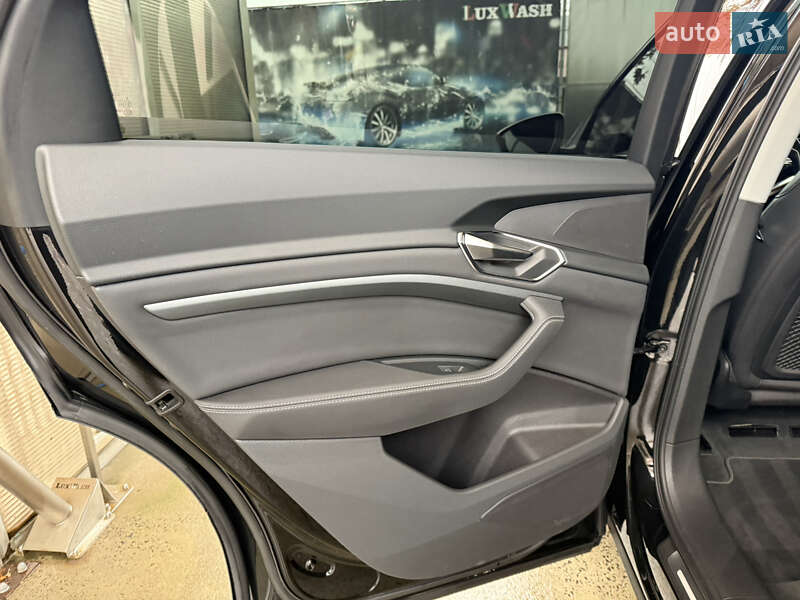 Позашляховик / Кросовер Audi e-tron 2021 в Сваляві фото 29 Позашляховик / Кросовер Audi e-tron 2021 в Сваляві