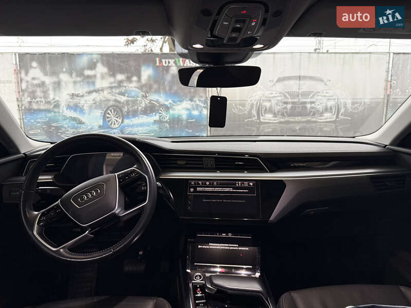 Позашляховик / Кросовер Audi e-tron 2021 в Сваляві фото 42 Позашляховик / Кросовер Audi e-tron 2021 в Сваляві