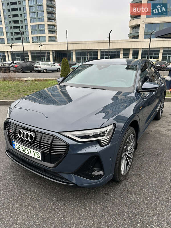 Позашляховик / Кросовер Audi e-tron 2020 в Дніпрі