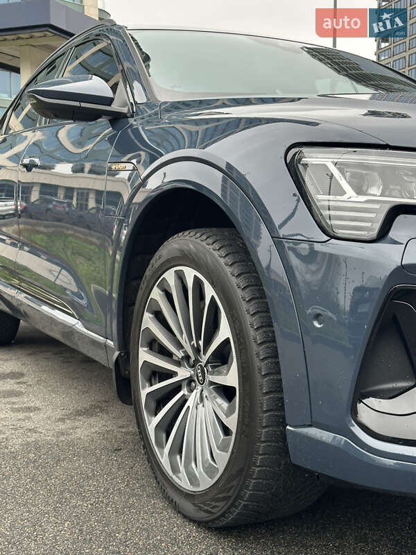 Позашляховик / Кросовер Audi e-tron 2020 в Дніпрі