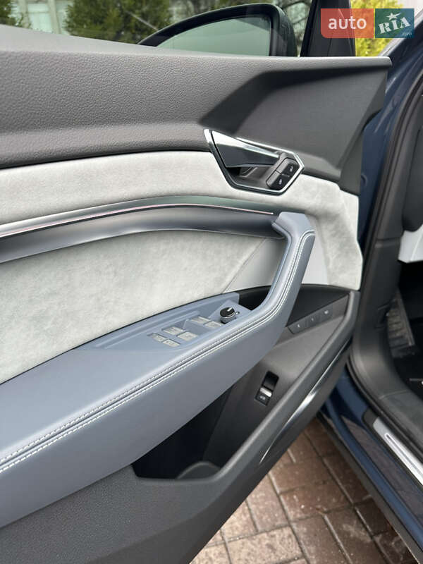 Позашляховик / Кросовер Audi e-tron 2020 в Дніпрі