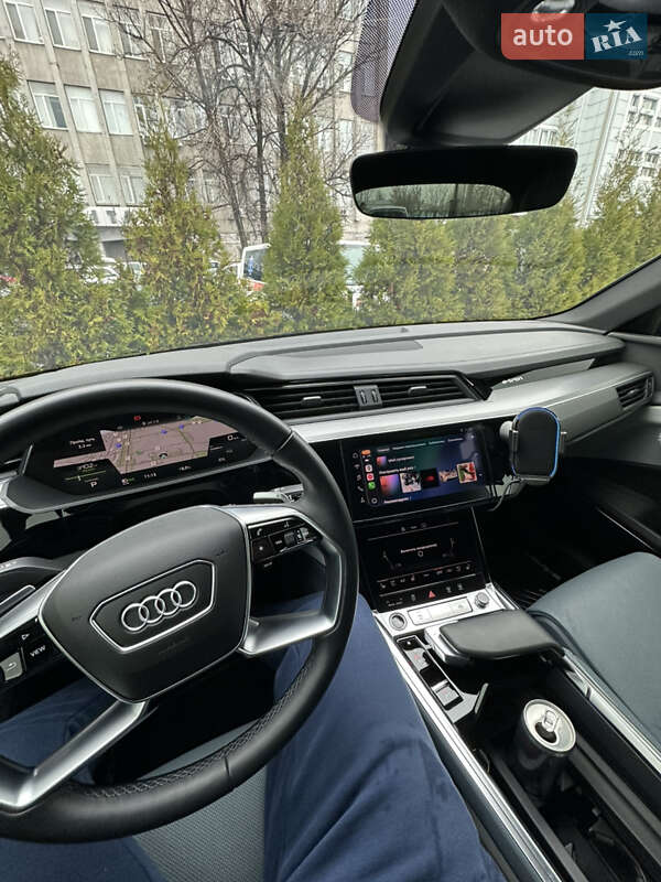 Позашляховик / Кросовер Audi e-tron 2020 в Дніпрі