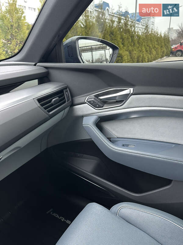 Позашляховик / Кросовер Audi e-tron 2020 в Дніпрі