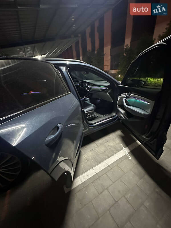 Позашляховик / Кросовер Audi e-tron 2020 в Дніпрі