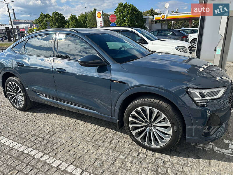Позашляховик / Кросовер Audi e-tron 2020 в Дніпрі
