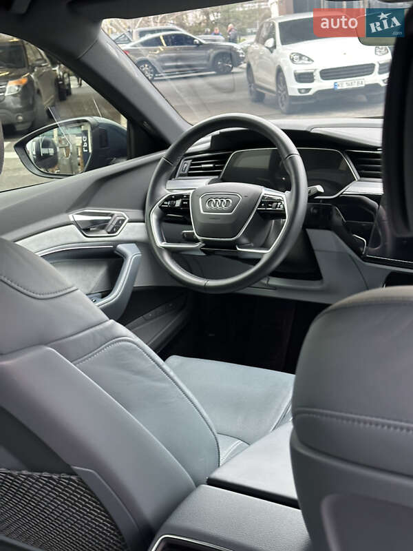 Позашляховик / Кросовер Audi e-tron 2020 в Дніпрі