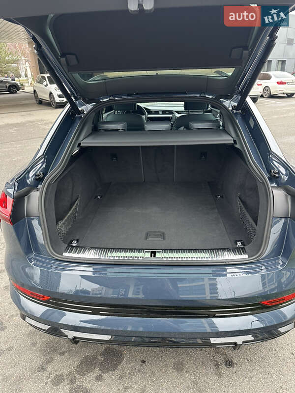 Позашляховик / Кросовер Audi e-tron 2020 в Дніпрі