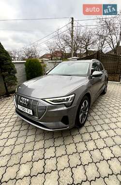 Позашляховик / Кросовер Audi e-tron 2019 в Мукачевому