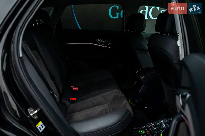 Внедорожник / Кроссовер Audi e-tron 2020 в Луцке фото 48 Внедорожник / Кроссовер Audi e-tron 2020 в Луцке