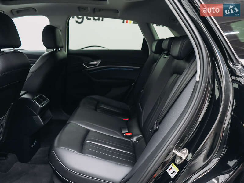 Внедорожник / Кроссовер Audi e-tron 2022 в Львове