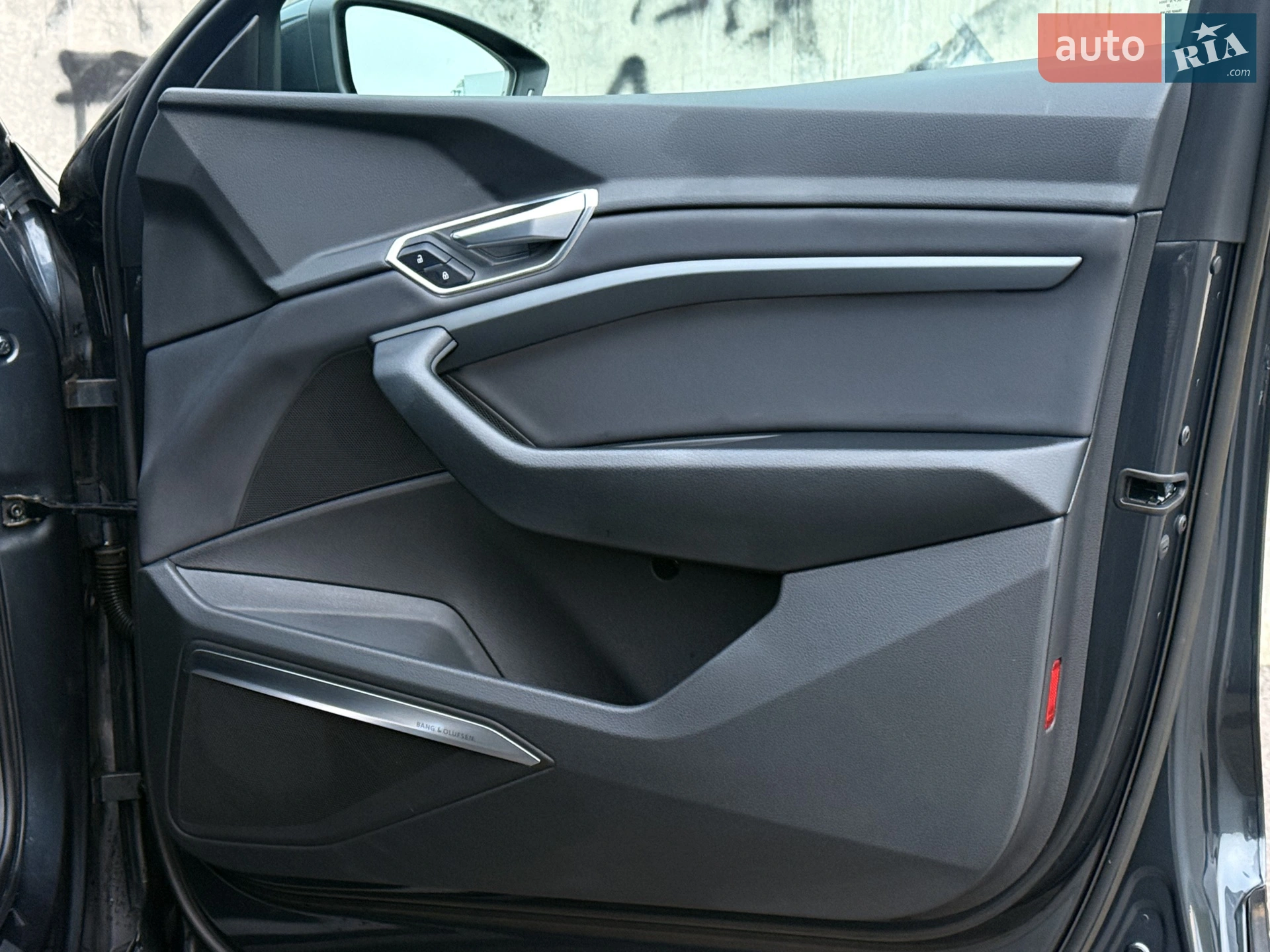 2020 Audi e-tron - мініатюра 39