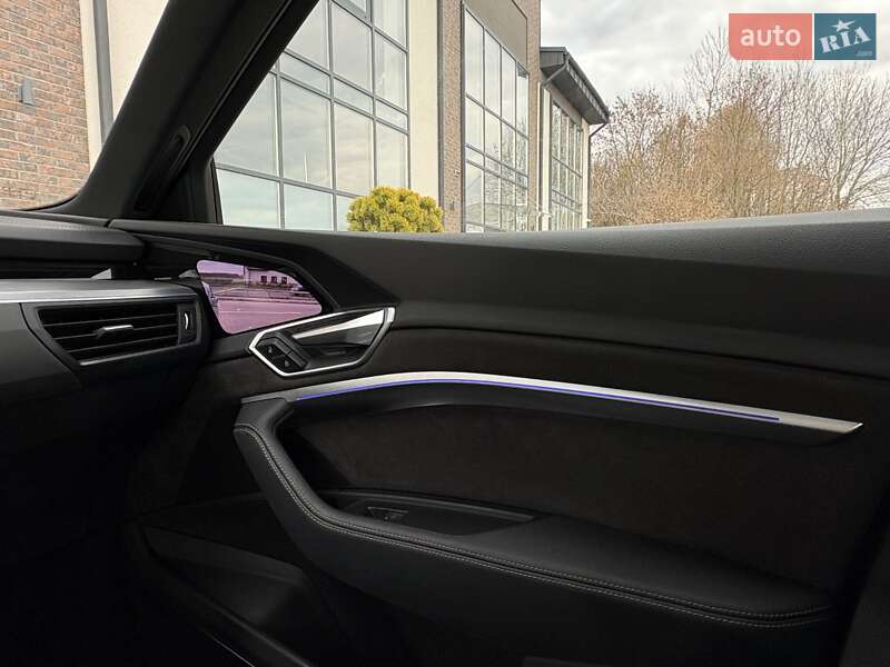 Внедорожник / Кроссовер Audi e-tron 2019 в Тернополе