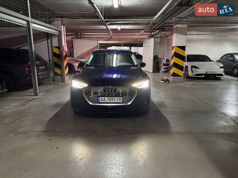 Внедорожник / Кроссовер Audi e-tron 2019 в Киеве фото 7 Внедорожник / Кроссовер Audi e-tron 2019 в Киеве
