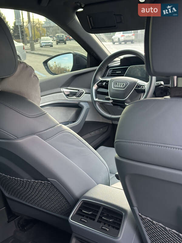 Внедорожник / Кроссовер Audi e-tron 2020 в Днепре фото 43 Внедорожник / Кроссовер Audi e-tron 2020 в Днепре