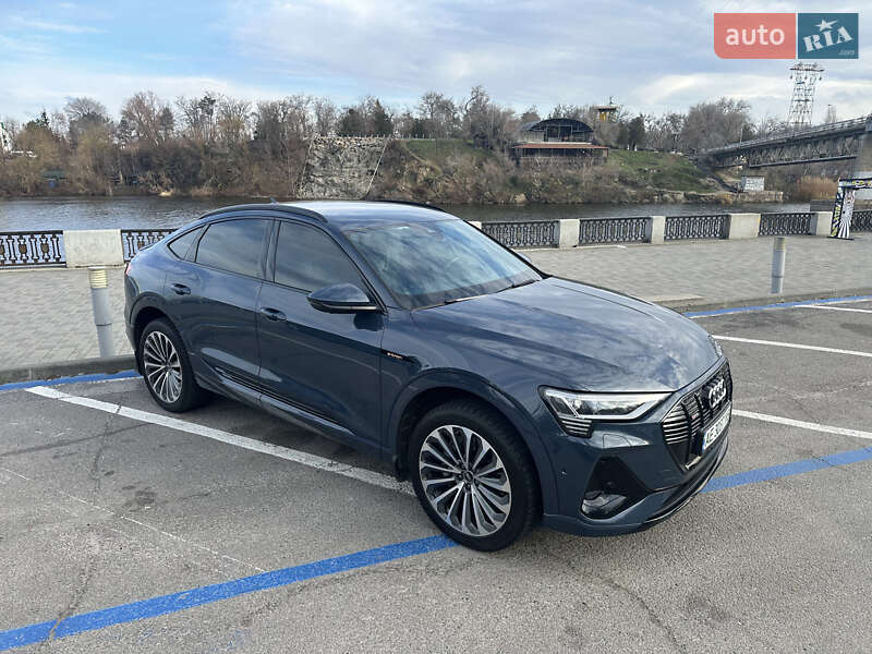 Внедорожник / Кроссовер Audi e-tron 2020 в Днепре фото 15 Внедорожник / Кроссовер Audi e-tron 2020 в Днепре