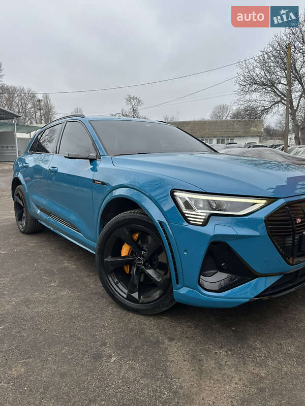 Внедорожник / Кроссовер Audi e-tron 2020 в Кривом Озере