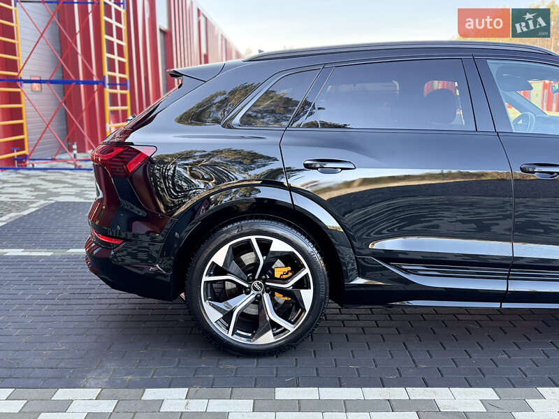 Внедорожник / Кроссовер Audi e-tron 2022 в Львове
