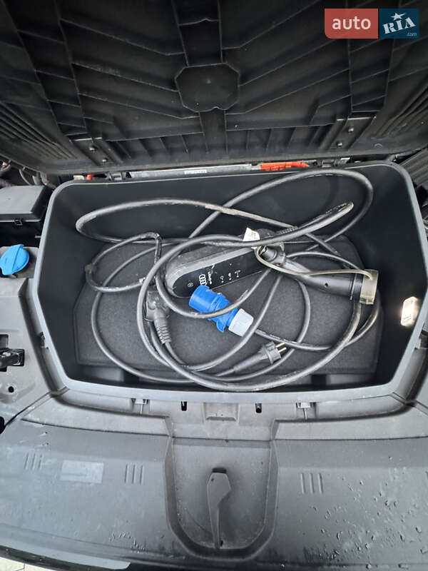 Внедорожник / Кроссовер Audi e-tron 2019 в Луцке фото 45 Внедорожник / Кроссовер Audi e-tron 2019 в Луцке