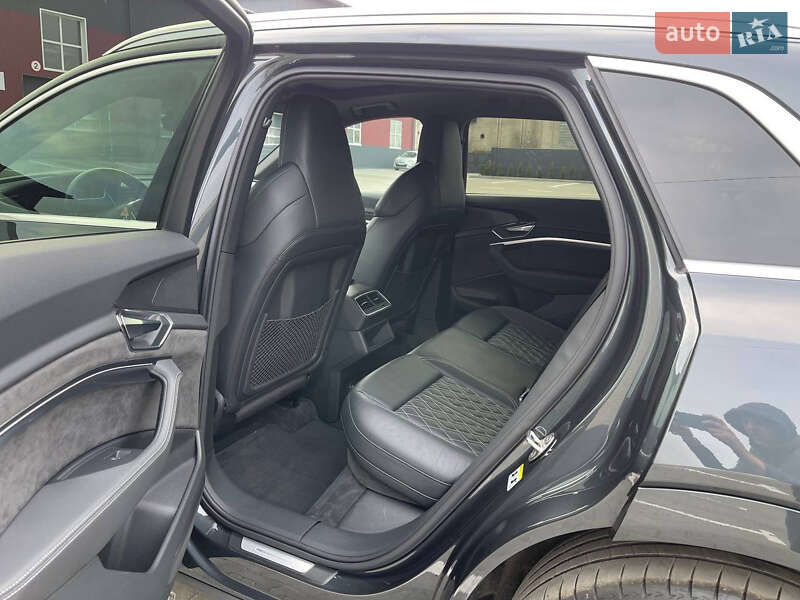 Внедорожник / Кроссовер Audi e-tron 2019 в Радивилове фото 30 Внедорожник / Кроссовер Audi e-tron 2019 в Радивилове