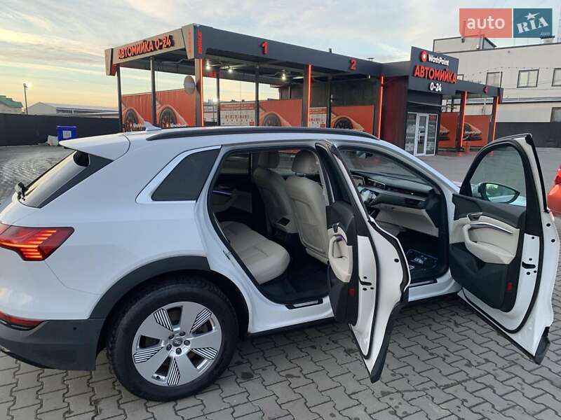 Внедорожник / Кроссовер Audi e-tron 2020 в Львове фото 16 Внедорожник / Кроссовер Audi e-tron 2020 в Львове