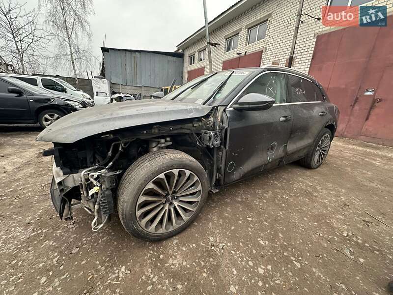 Внедорожник / Кроссовер Audi e-tron 2019 в Чернигове фото 12 Внедорожник / Кроссовер Audi e-tron 2019 в Чернигове