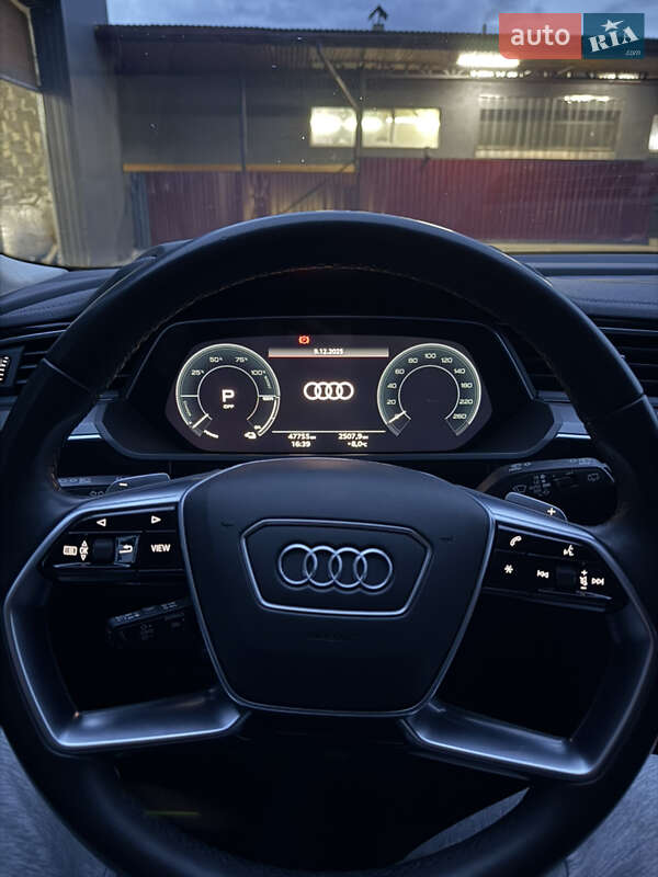 Внедорожник / Кроссовер Audi e-tron 2022 в Калуше
