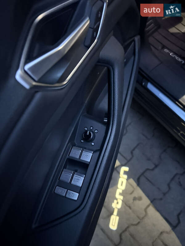 Внедорожник / Кроссовер Audi e-tron 2022 в Калуше