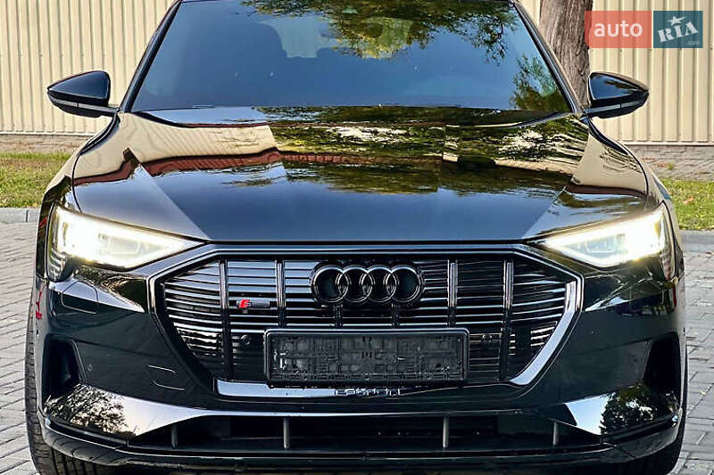 Внедорожник / Кроссовер Audi e-tron 2022 в Киеве фото 3 Внедорожник / Кроссовер Audi e-tron 2022 в Киеве