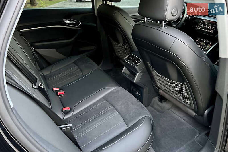 Внедорожник / Кроссовер Audi e-tron 2022 в Киеве фото 18 Внедорожник / Кроссовер Audi e-tron 2022 в Киеве