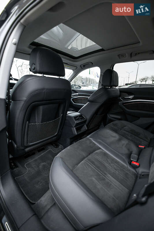 Внедорожник / Кроссовер Audi e-tron 2021 в Львове