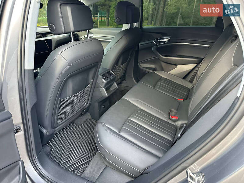 Внедорожник / Кроссовер Audi e-tron 2020 в Житомире фото 16 Внедорожник / Кроссовер Audi e-tron 2020 в Житомире