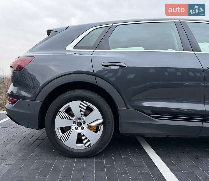 Внедорожник / Кроссовер Audi e-tron 2020 в Ровно