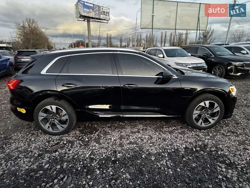 Внедорожник / Кроссовер Audi e-tron 2021 в Киеве фото 8 Внедорожник / Кроссовер Audi e-tron 2021 в Киеве