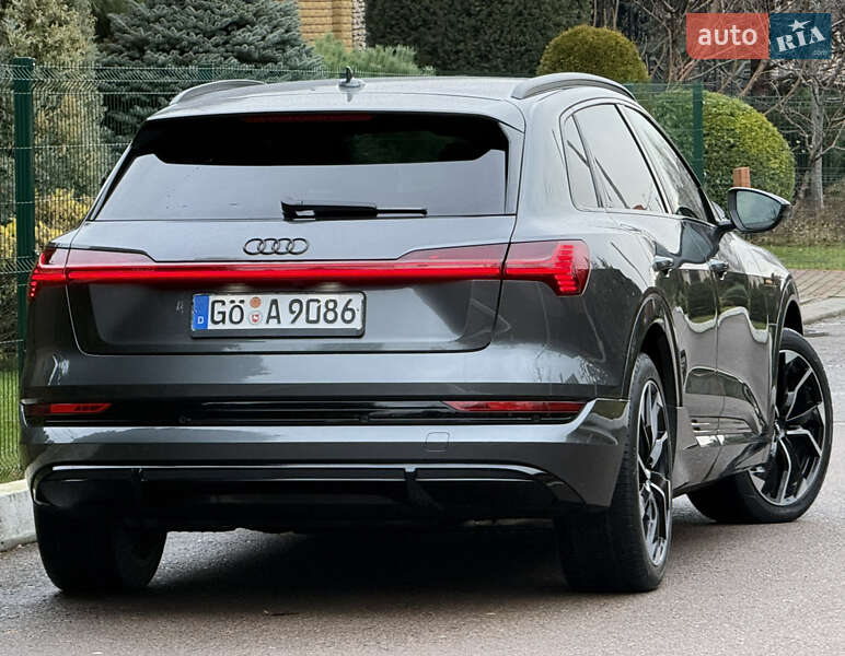 Внедорожник / Кроссовер Audi e-tron 2022 в Ровно