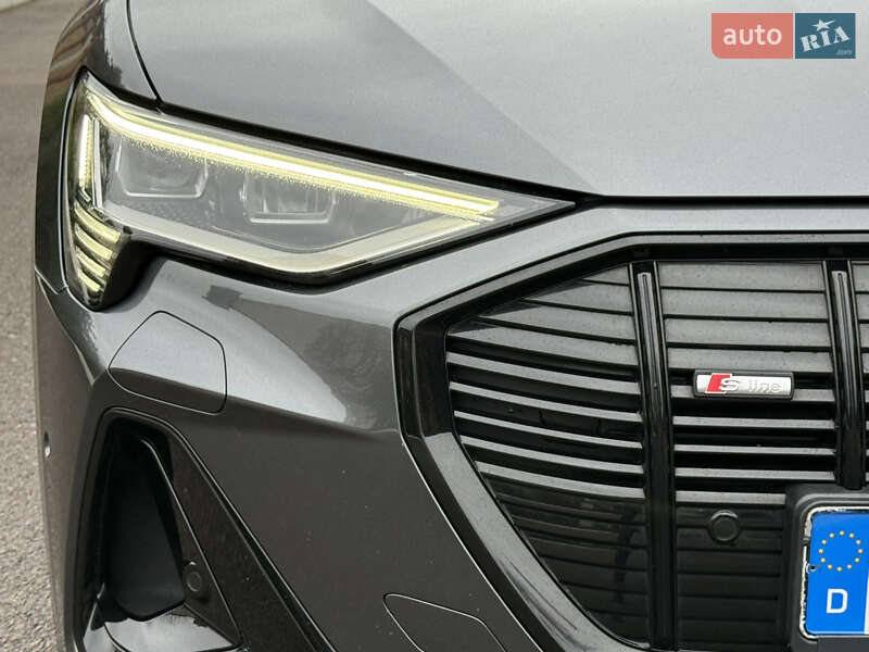 Внедорожник / Кроссовер Audi e-tron 2022 в Ровно