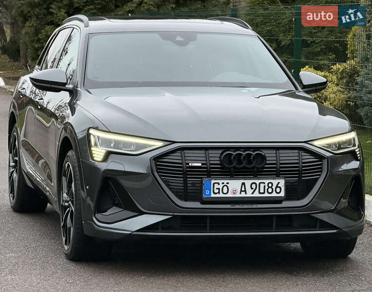 Внедорожник / Кроссовер Audi e-tron 2022 в Ровно