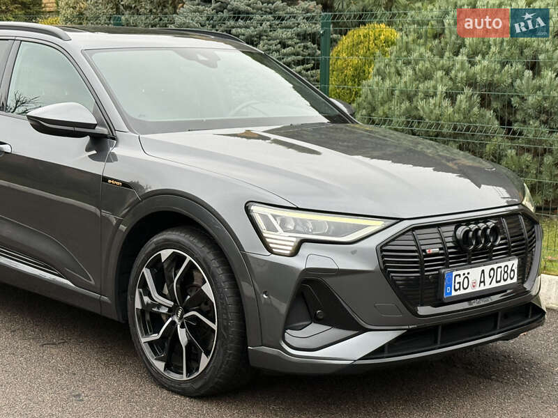 Внедорожник / Кроссовер Audi e-tron 2022 в Ровно
