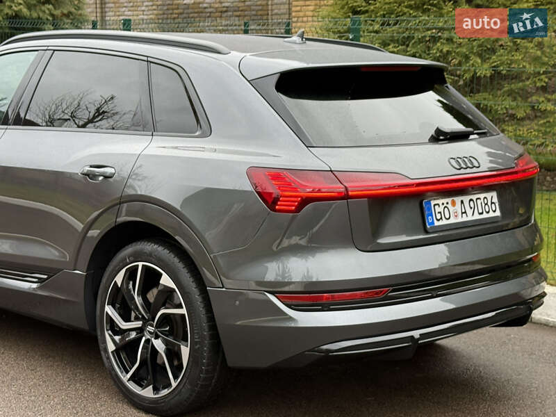 Внедорожник / Кроссовер Audi e-tron 2022 в Ровно