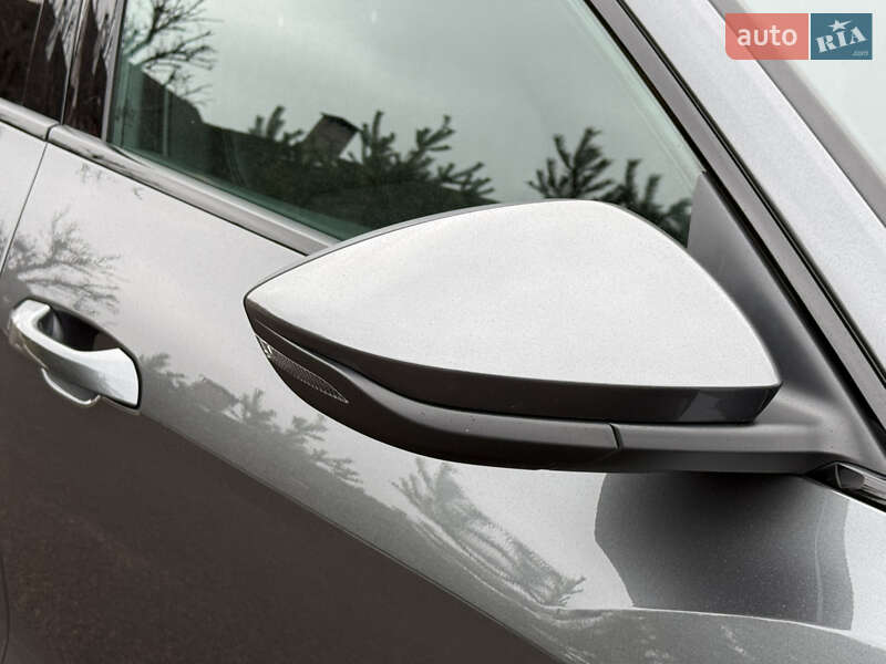 Внедорожник / Кроссовер Audi e-tron 2022 в Ровно