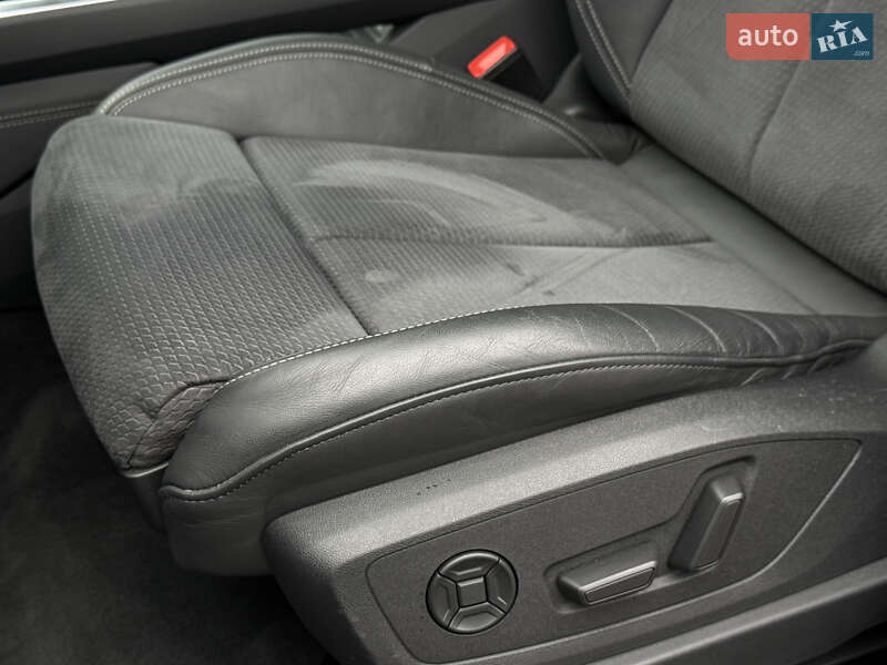 Внедорожник / Кроссовер Audi e-tron 2022 в Ровно