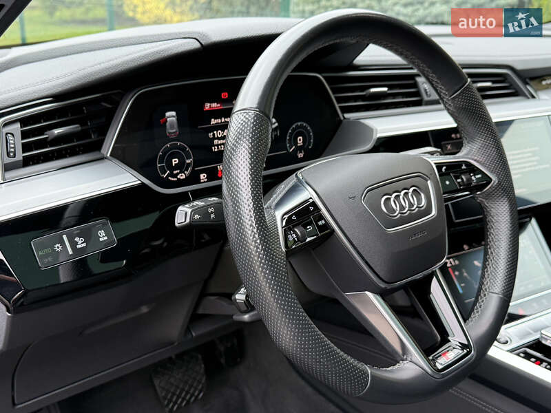 Внедорожник / Кроссовер Audi e-tron 2022 в Ровно